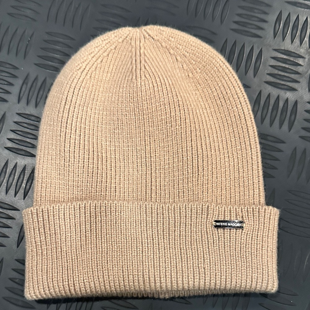 Steve Madden Beige Knit Beanie